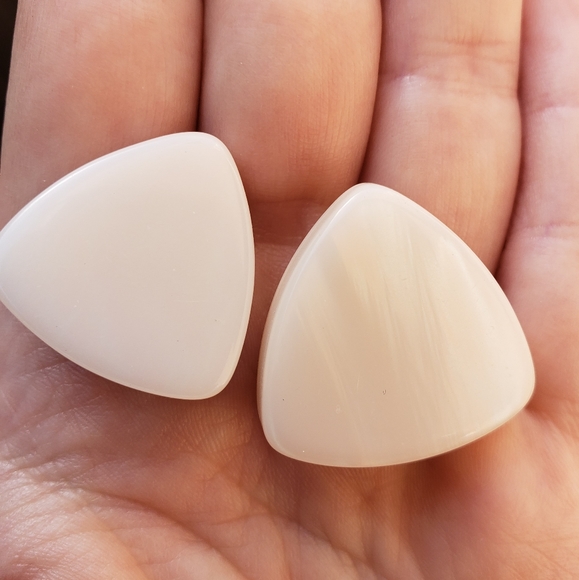 Oversized Faux Mother-of-pearl Lucite Retro Triangle Earrings - Picture 6 of 6